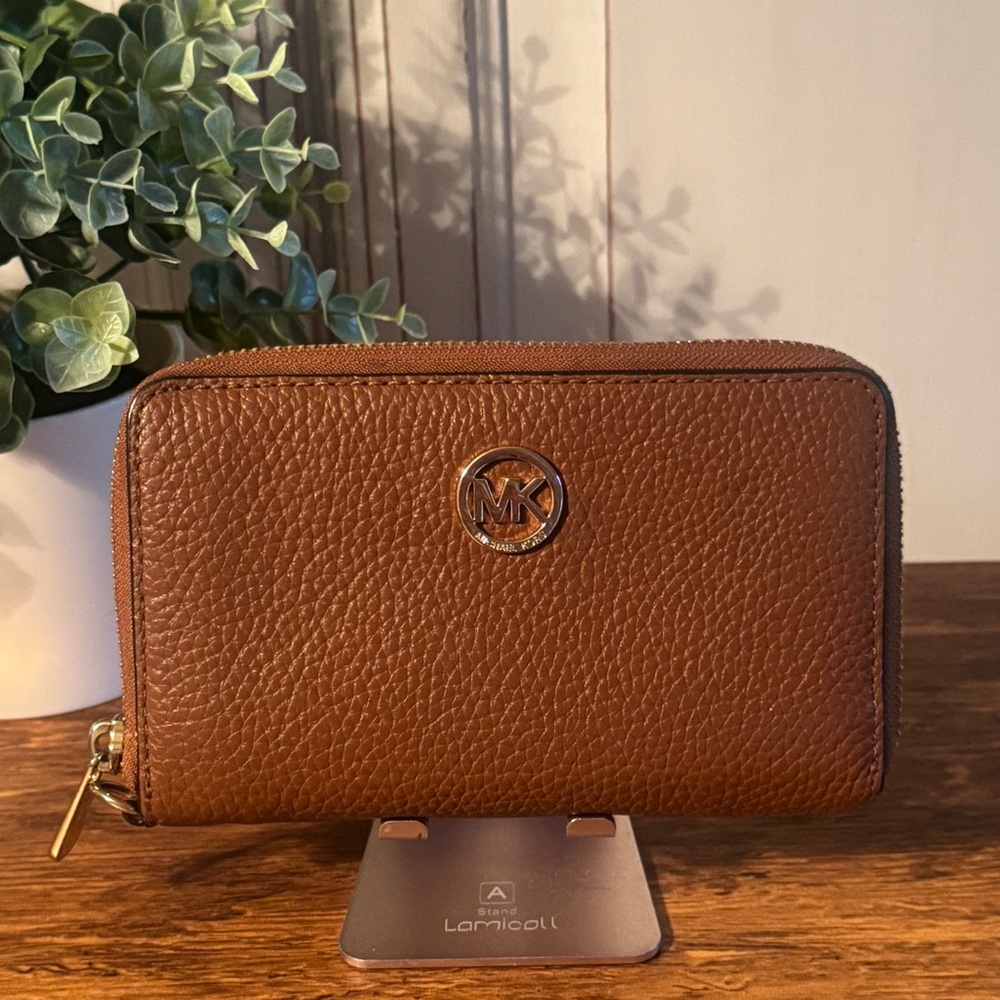 Michael Kors brown Fulton Leather Crossbody and wallet - Picture 2 of 9